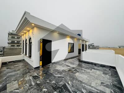 ڈی سی کالونی گوجرانوالہ میں 4 کمروں کا 5 مرلہ مکان 2.4 کروڑ میں برائے فروخت۔