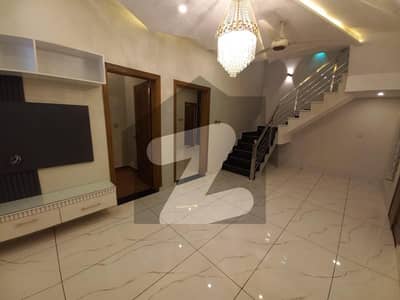 ڈی سی کالونی گوجرانوالہ میں 4 کمروں کا 5 مرلہ مکان 60.0 ہزار میں کرایہ پر دستیاب ہے۔