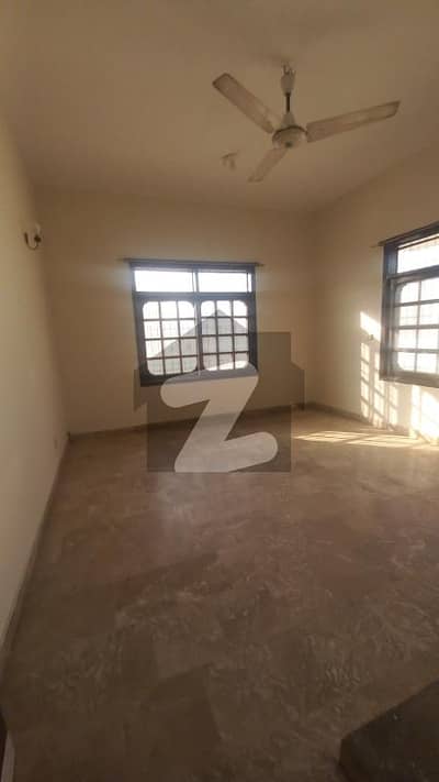 گلشنِ اقبال - بلاک 5 گلشنِ اقبال,گلشنِ اقبال ٹاؤن,کراچی میں 5 کمروں کا 10 مرلہ دفتر 1.45 لاکھ میں کرایہ پر دستیاب ہے۔