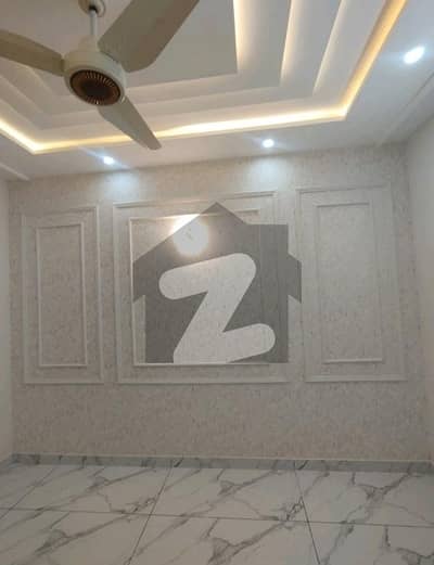 کینال ویو ہاؤسنگ سکیم گوجرانوالہ میں 5 کمروں کا 10 مرلہ مکان 90.0 ہزار میں کرایہ پر دستیاب ہے۔