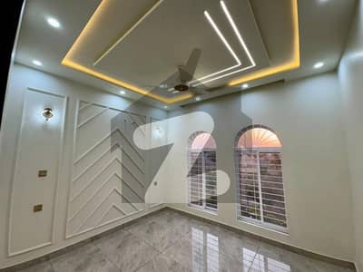 واپڈا ٹاؤن ۔ بلاک بی2 واپڈا ٹاؤن,گوجرانوالہ میں 5 کمروں کا 10 مرلہ مکان 3.5 کروڑ میں برائے فروخت۔