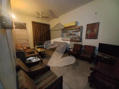 سبزہ زار سکیم ۔ بلاک بی سبزہ زار سکیم,لاہور میں 3 کمروں کا 10 مرلہ مکان 1.2 لاکھ میں کرایہ پر دستیاب ہے۔