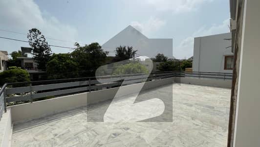 ڈی ایچ اے فیز 6 ڈی ایچ اے ڈیفینس,کراچی میں 5 کمروں کا 1 کنال مکان 11.75 کروڑ میں برائے فروخت۔