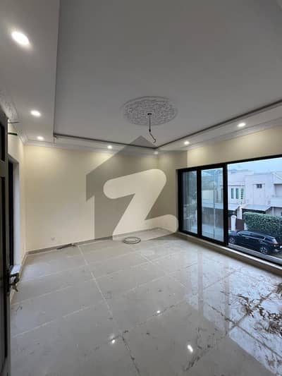 10 MARLA 4 BEDROOM BRAND NEW HOUSE AVAILABLE FOR RENT WITH 10 KVA SOLAR