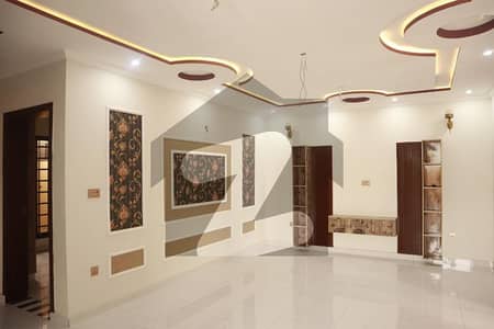 پی آئی اے ہاؤسنگ سکیم لاہور میں 4 کمروں کا 10 مرلہ مکان 1.45 لاکھ میں کرایہ پر دستیاب ہے۔