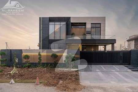 100% ORIGINAL ADD 1 KANAL SLIGHTLY USED ULTRA MODERN LUXURY BUNGALOW FOR SALE NEAR TO PARK.