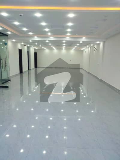 ڈی ایچ اے فیز 6 - سی سی اے بلاک ڈی ایچ اے فیز 6,ڈیفنس (ڈی ایچ اے),لاہور میں 8 مرلہ Studio دفتر 85.0 ہزار میں کرایہ پر دستیاب ہے۔