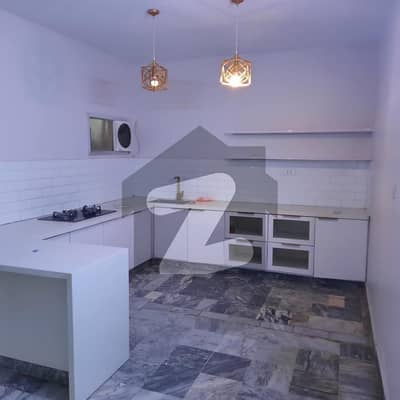 شہباز کمرشل ایریا ڈی ایچ اے فیز 6,ڈی ایچ اے ڈیفینس,کراچی میں 4 کمروں کا 9 مرلہ فلیٹ 90.0 ہزار میں کرایہ پر دستیاب ہے۔