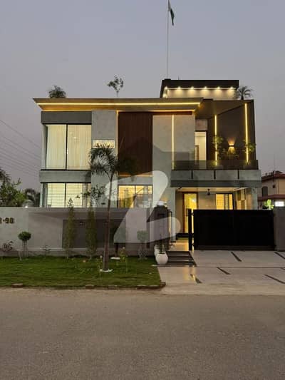 ڈی ایچ اے فیز 5 ڈیفنس (ڈی ایچ اے),لاہور میں 4 کمروں کا 10 مرلہ مکان 2.0 لاکھ میں کرایہ پر دستیاب ہے۔