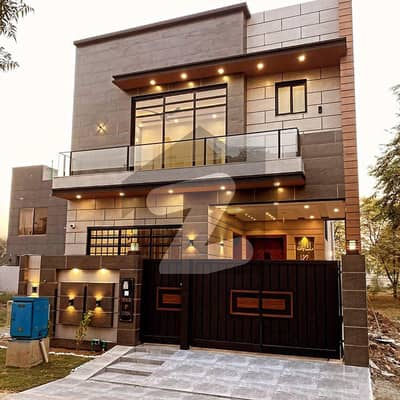 بحریہ ٹاؤن فیز 8 بحریہ ٹاؤن راولپنڈی,راولپنڈی میں 5 کمروں کا 10 مرلہ مکان 1.4 لاکھ میں کرایہ پر دستیاب ہے۔