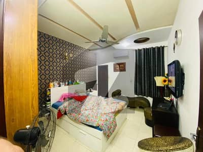 جوہر ٹاؤن فیز 2 جوہر ٹاؤن,لاہور میں 4 کمروں کا 5 مرلہ مکان 2.5 کروڑ میں برائے فروخت۔