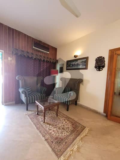 ڈی ایچ اے فیز 1 ڈیفنس (ڈی ایچ اے),لاہور میں 3 کمروں کا 1 کنال بالائی پورشن 1.8 لاکھ میں کرایہ پر دستیاب ہے۔