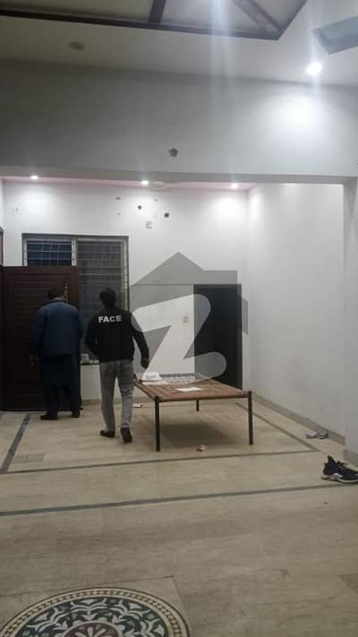 جوہر ٹاؤن فیز 2 جوہر ٹاؤن,لاہور میں 2 کمروں کا 6 مرلہ زیریں پورشن 64.0 ہزار میں کرایہ پر دستیاب ہے۔