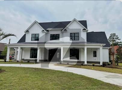 Exclusive 8 Kanal Farmhouse Nature-Inspired Luxury Living at a Prime Location.