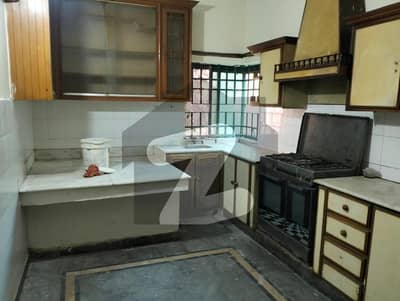 گارڈن ٹاؤن - طارق بلاک گارڈن ٹاؤن,لاہور میں 3 کمروں کا 5 مرلہ مکان 95.0 ہزار میں کرایہ پر دستیاب ہے۔