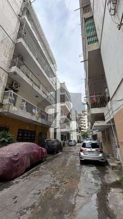 کلفٹن ۔ بلاک 5 کلفٹن,کراچی میں 3 کمروں کا 9 مرلہ فلیٹ 1.0 لاکھ میں کرایہ پر دستیاب ہے۔