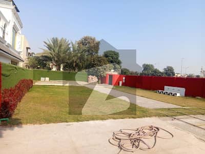 ڈی ایچ اے فیز 5 - بلاک جی فیز 5,ڈیفنس (ڈی ایچ اے),لاہور میں 6 کمروں کا 2 کنال مکان 4.0 لاکھ میں کرایہ پر دستیاب ہے۔