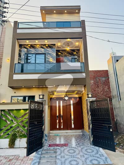 الرحمان گارڈن فیز 2 الرحمان گارڈن,لاہور میں 3 کمروں کا 3 مرلہ مکان 1.35 کروڑ میں برائے فروخت۔