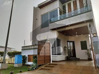 ڈی ایچ اے فیز 5 ڈیفنس (ڈی ایچ اے),لاہور میں 3 کمروں کا 5 مرلہ مکان 2.95 کروڑ میں برائے فروخت۔