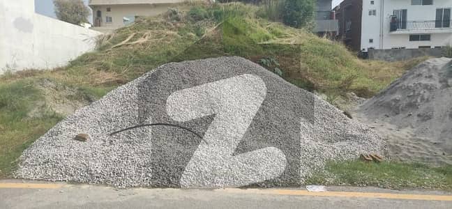 4 MARLA LEVEL PLOT I-11/2 FOR SALE