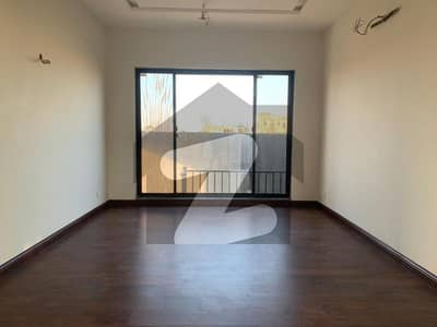 ONE KANAL BEAUTIFULL BRAND NEW UPPER PORTION AVALIABLE FOR RENT IN DHA LAHORE
