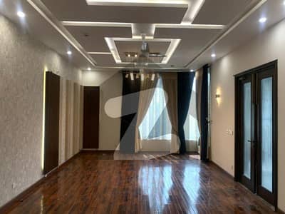 ONE KANAL BEAUTIFULL BRAND NEW UPPER PORTION AVALIABLE FOR RENT IN DHA LAHORE