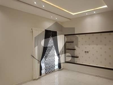 بحریہ ٹاؤن ۔ غزنوی بلاک بحریہ ٹاؤن ۔ سیکٹر ایف,بحریہ ٹاؤن,لاہور میں 5 کمروں کا 10 مرلہ مکان 1.45 لاکھ میں کرایہ پر دستیاب ہے۔