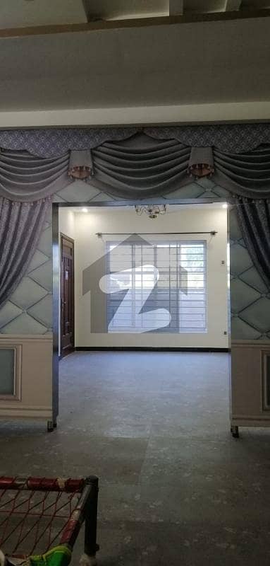 سی بی آر ٹاؤن فیز 1 - بلاک ڈی سی بی آر ٹاؤن فیز 1,سی بی آر ٹاؤن,اسلام آباد میں 5 کمروں کا 7 مرلہ مکان 2.75 کروڑ میں برائے فروخت۔