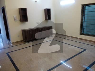 میڈیا ٹاؤن راولپنڈی میں 3 کمروں کا 12 مرلہ مکان 3.5 کروڑ میں برائے فروخت۔