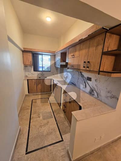 گلستانِِ جوہر ۔ بلاک 1 گلستانِ جوہر,کراچی میں 3 کمروں کا 6 مرلہ فلیٹ 1.45 کروڑ میں برائے فروخت۔