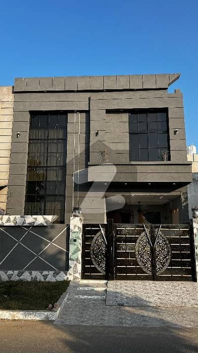 سٹی ہاؤسنگ سوسائٹی سیالکوٹ میں 3 کمروں کا 5 مرلہ مکان 1.95 کروڑ میں برائے فروخت۔