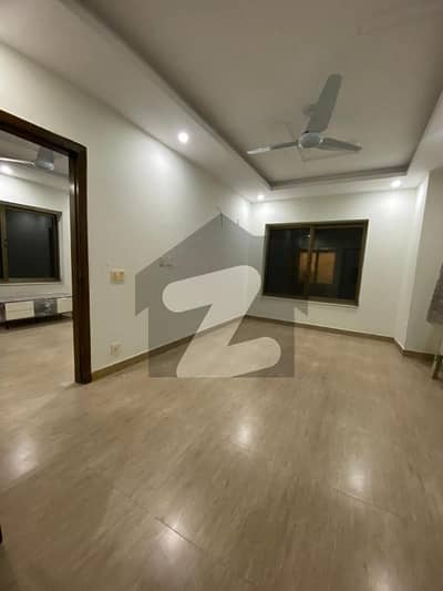 ایچ ۔ 13 اسلام آباد میں 1 کمرے کا 3 مرلہ فلیٹ 50.0 ہزار میں کرایہ پر دستیاب ہے۔