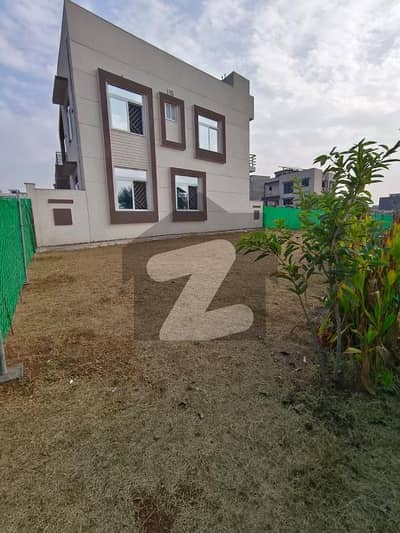 بحریہ ٹاؤن فیز 8 ۔ بلاک ایم بحریہ ٹاؤن فیز 8,بحریہ ٹاؤن راولپنڈی,راولپنڈی میں 4 کمروں کا 6 مرلہ مکان 2.75 کروڑ میں برائے فروخت۔