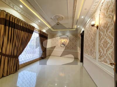 ڈی ایچ اے فیز 7 ڈیفنس (ڈی ایچ اے),لاہور میں 5 کمروں کا 1 کنال مکان 3.25 لاکھ میں کرایہ پر دستیاب ہے۔