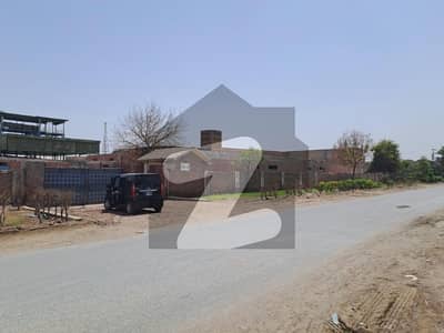8 Kanal Corner Ware House For Rent