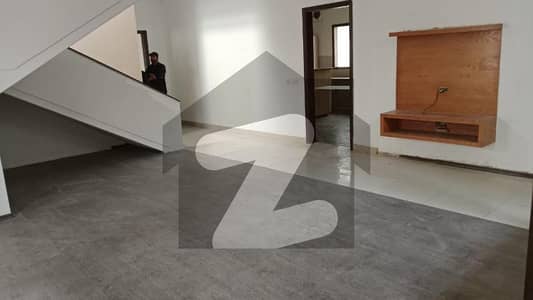 ڈی ایچ اے فیز 6 ڈی ایچ اے ڈیفینس,کراچی میں 5 کمروں کا 1 کنال مکان 5.5 لاکھ میں کرایہ پر دستیاب ہے۔