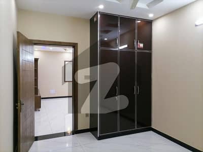 سوان گارڈن اسلام آباد میں 4 کمروں کا 6 مرلہ مکان 3.0 کروڑ میں برائے فروخت۔