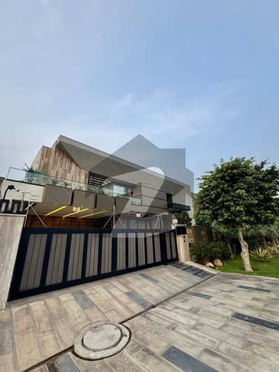 ڈی ایچ اے فیز 6 ڈیفنس (ڈی ایچ اے),لاہور میں 5 کمروں کا 2 کنال مکان 42.5 کروڑ میں برائے فروخت۔