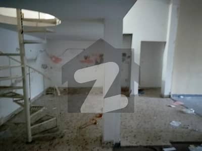 ڈی ایچ اے فیز 2 - بلاک ایس فیز 2,ڈیفنس (ڈی ایچ اے),لاہور میں 6 مرلہ دفتر 1.1 لاکھ میں کرایہ پر دستیاب ہے۔