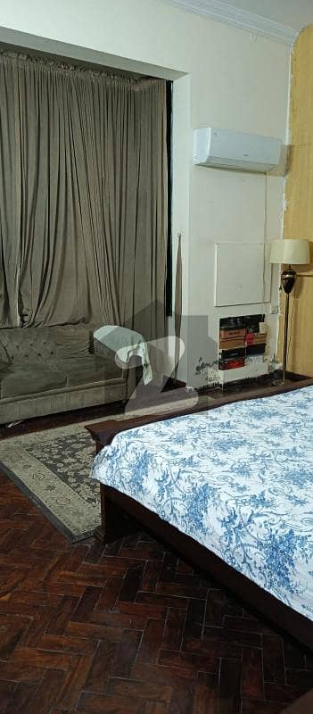 علامہ اقبال ٹاؤن لاہور میں 5 کمروں کا 1 کنال مکان 5.5 کروڑ میں برائے فروخت۔ علامہ اقبال ٹاؤن لاہور میں 5 کمروں کا 1 کنال مکان 5.5 کروڑ میں برائے فروخت۔