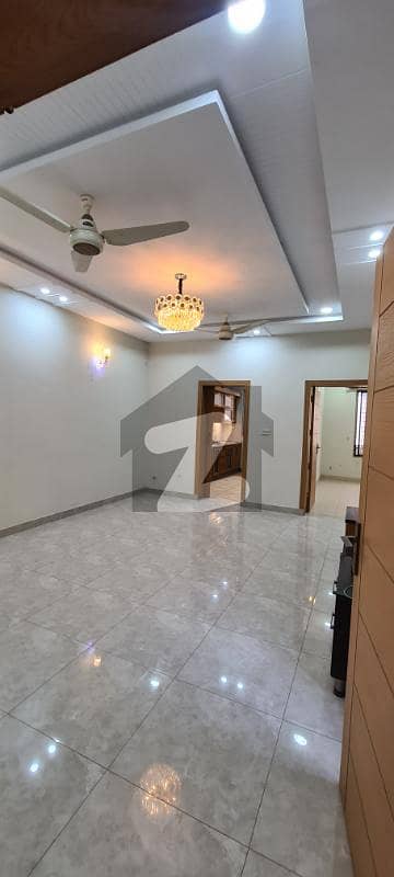 ڈی ۔ 17 اسلام آباد میں 3 کمروں کا 10 مرلہ بالائی پورشن 45.0 ہزار میں کرایہ پر دستیاب ہے۔