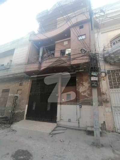 تاج باغ سکیم لاہور میں 3 کمروں کا 3 مرلہ مکان 1.3 کروڑ میں برائے فروخت۔