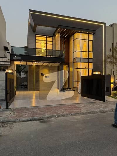 بحریہ ٹاؤن قائد بلاک بحریہ ٹاؤن سیکٹر ای,بحریہ ٹاؤن,لاہور میں 5 کمروں کا 10 مرلہ مکان 3.2 کروڑ میں برائے فروخت۔