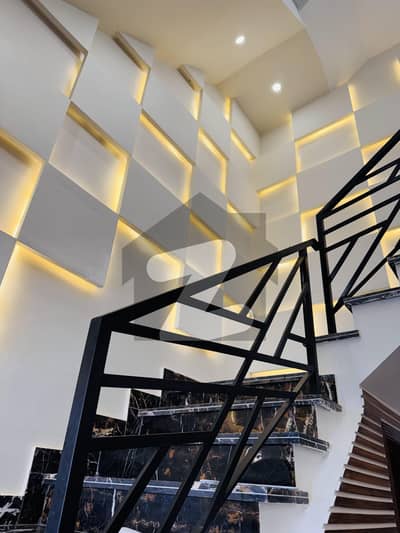 بش ایگزیکٹو ولاز ملتان میں 4 کمروں کا 5 مرلہ مکان 2.05 کروڑ میں برائے فروخت۔