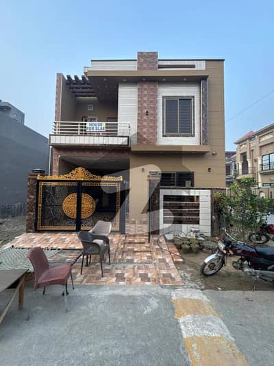 پارک ویو سٹی لاہور میں 4 کمروں کا 5 مرلہ مکان 2.2 کروڑ میں برائے فروخت۔