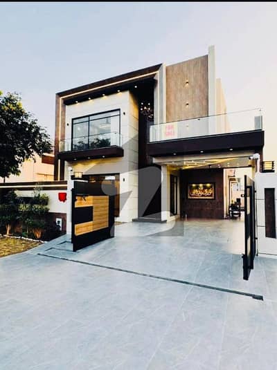 10 MARLA BEAUTIFUL HOUSE FOR SALE IN DHA PHASE 7