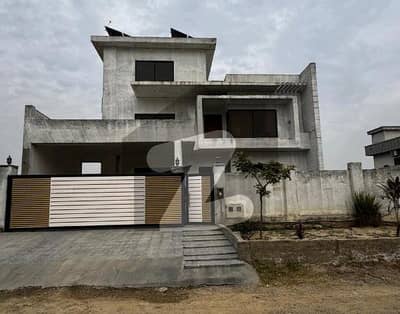 ایم پی سی ایچ ایس ۔ ملٹی گارڈنز بی ۔ 17,اسلام آباد میں 1 کنال مکان 6.7 کروڑ میں برائے فروخت۔