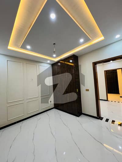 5 Marla Like Brand New For Rent In Eden Boulevard MAIN COLLEGE ROAD LHR