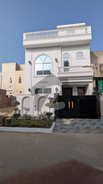 نیو لاهور سٹی لاہور میں 3 کمروں کا 3 مرلہ مکان 1.18 کروڑ میں برائے فروخت۔