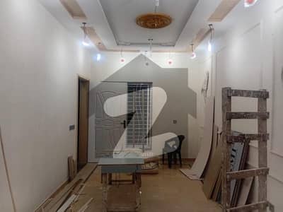 پی سی ایس آئی آر سٹاف کالونی لاہور میں 2 کمروں کا 10 مرلہ زیریں پورشن 75.0 ہزار میں کرایہ پر دستیاب ہے۔